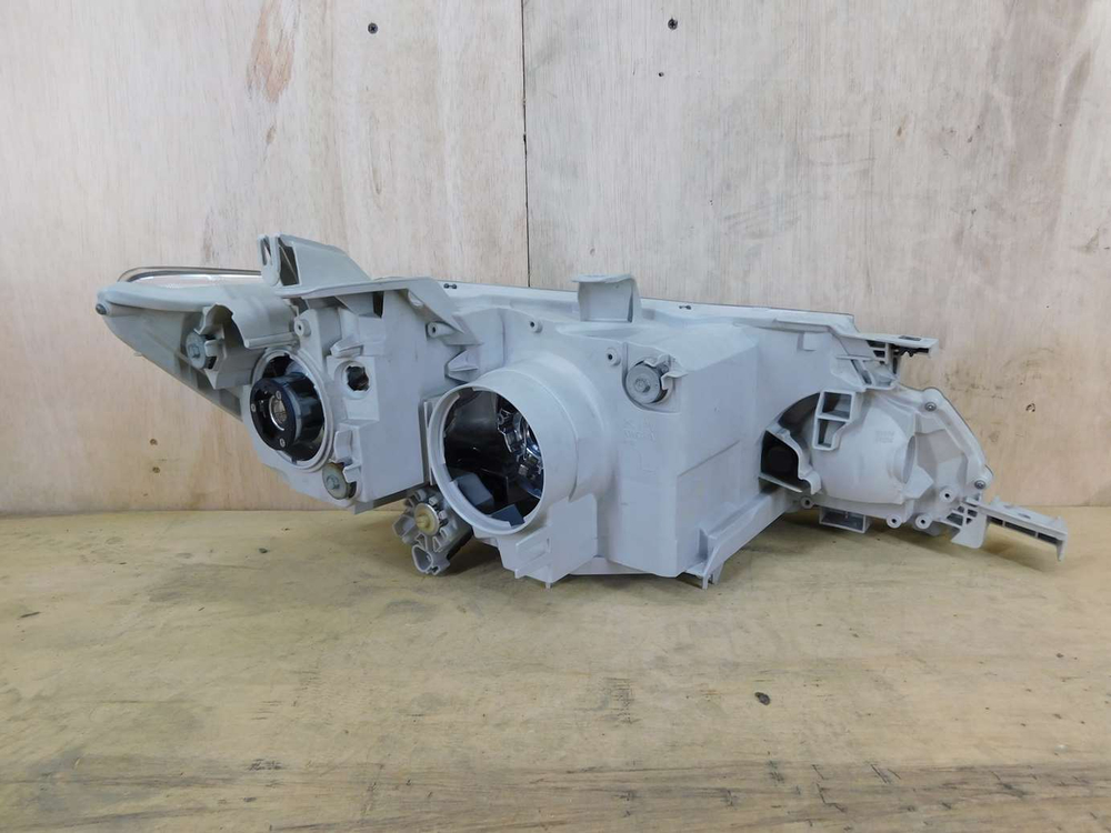 фара левая Toyota Allion NZT260 ZRT265 20-447