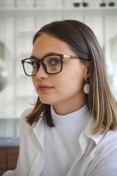 Очки vs лазерная коррекция зрения: что выбрать? Очки vs лазерная коррекция зрения: что выбрать?
