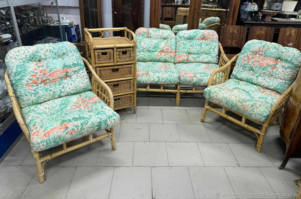Комплект мебели из бамбука