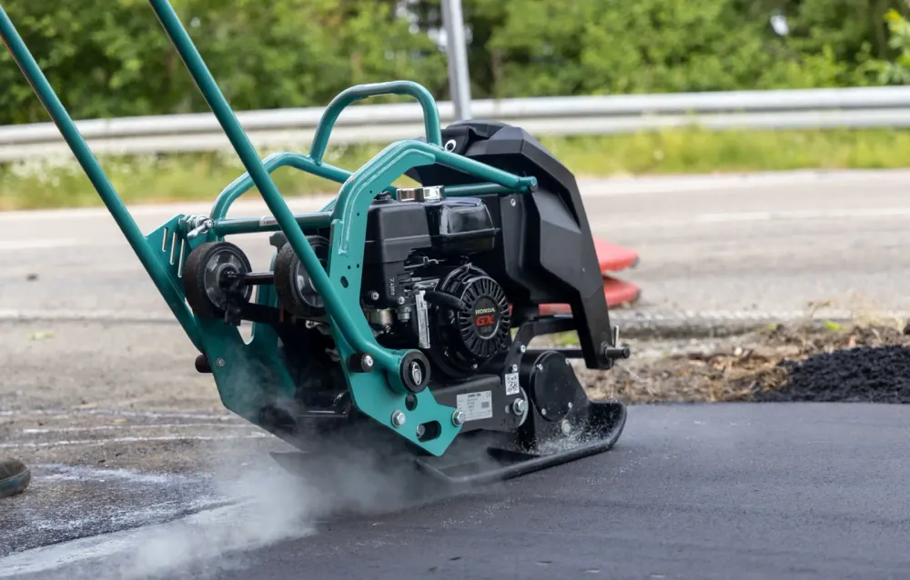 Виброплита бензиновая Ammann APF 15/50 (500 мм) - [93 кг / 15 кН / Honda GX160]