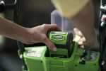 Аккумуляторная самоходная садовая тележка Greenwork G40GCK6, 7400007UH, 40v, 106 л, АКБ 8 А·ч и ЗУ