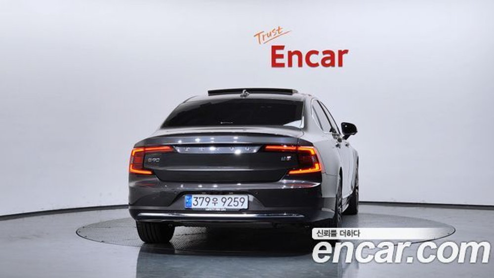 Volvo S90 B5 — 2023