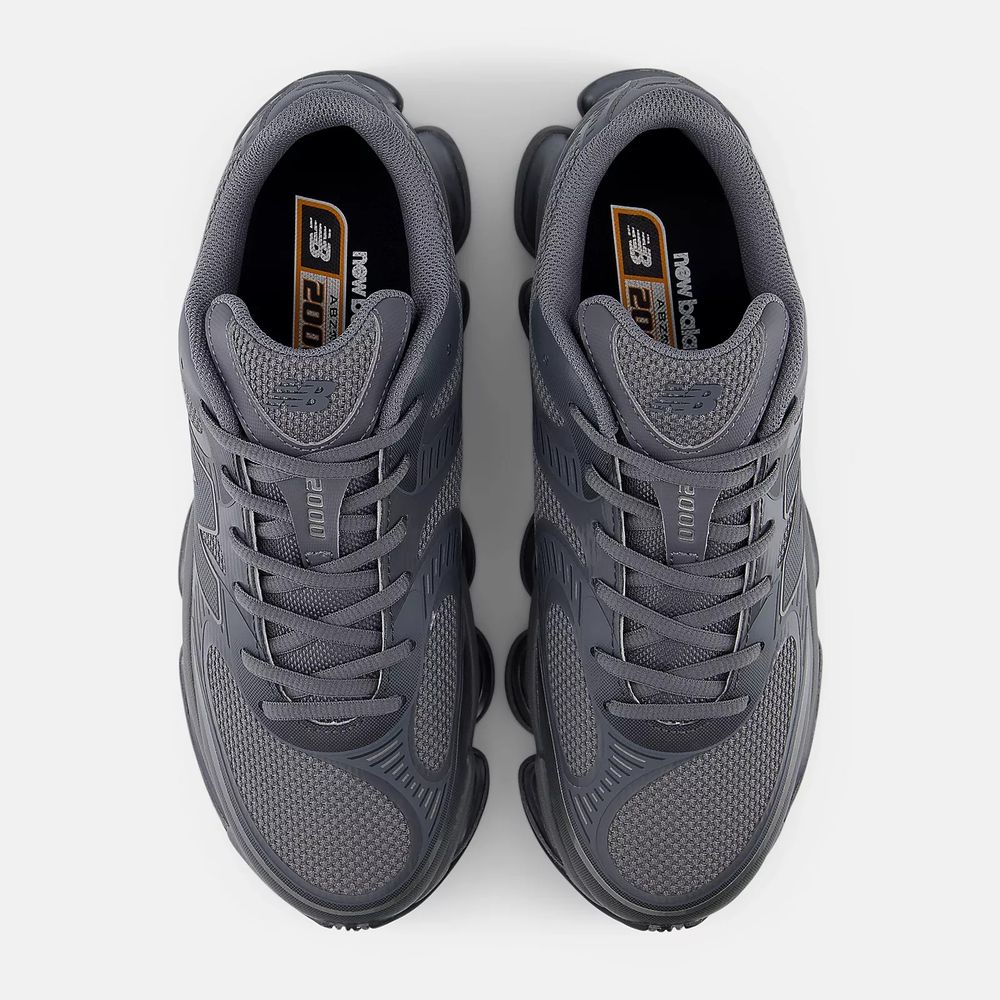Кроссовки мужские NEW BALANCE 2000