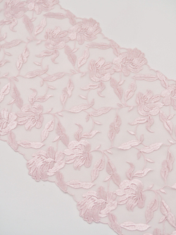 Вышивка на сетке серебристо-розовая неэластичная ширина 20 см ОТРЕЗЫ