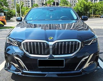 Сплиттер переднего бампера BMW 5-series G60 G68 i5 M sport 2024+ (тип 2) чёрный глянец