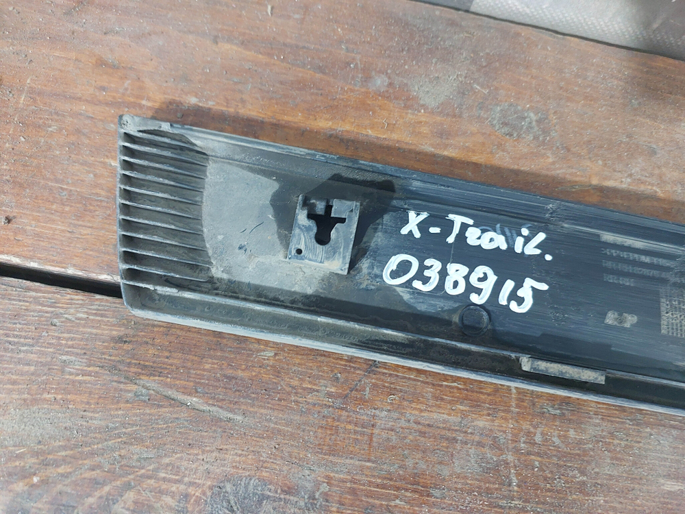 Накладка двери задней правой Nissan X-Trail 3 (T32) 13-23 Б/У Оригинал 828764CM1B