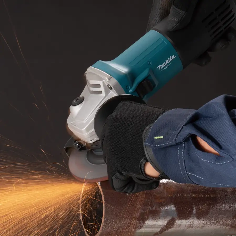 Угловая шлифовальная машина Makita MT M9507R