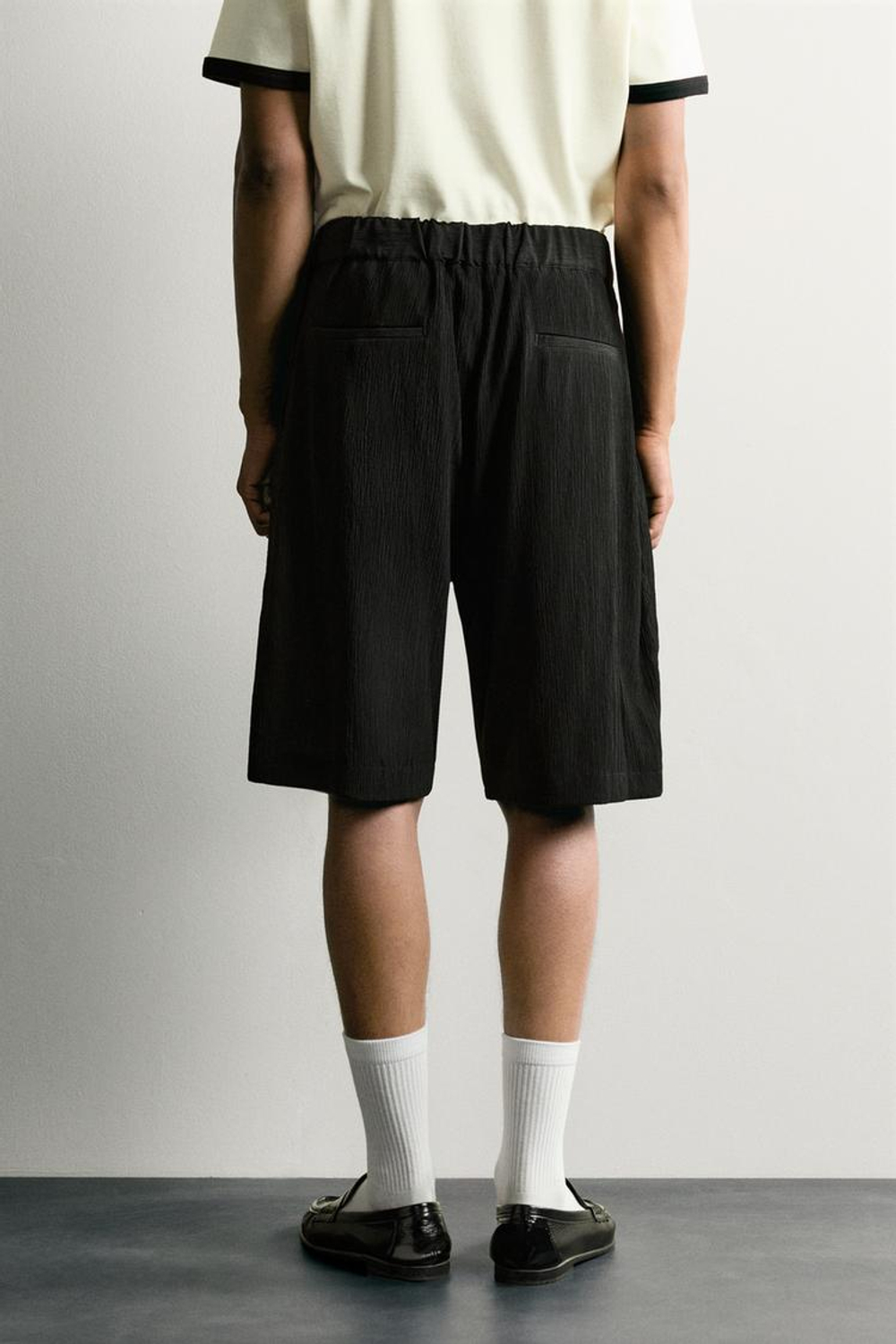 ZARA ШОРТЫ RELAXED FIT ИЗ РЕЛЬЕФНОЙ ТКАНИ, ЧЕРНЫЙ