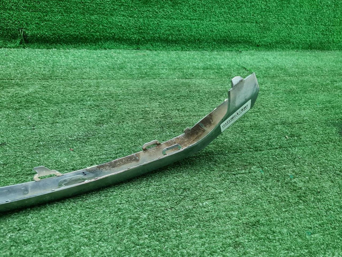 Молдинг бампера RH Mercedes C w205 (14-18) AMG