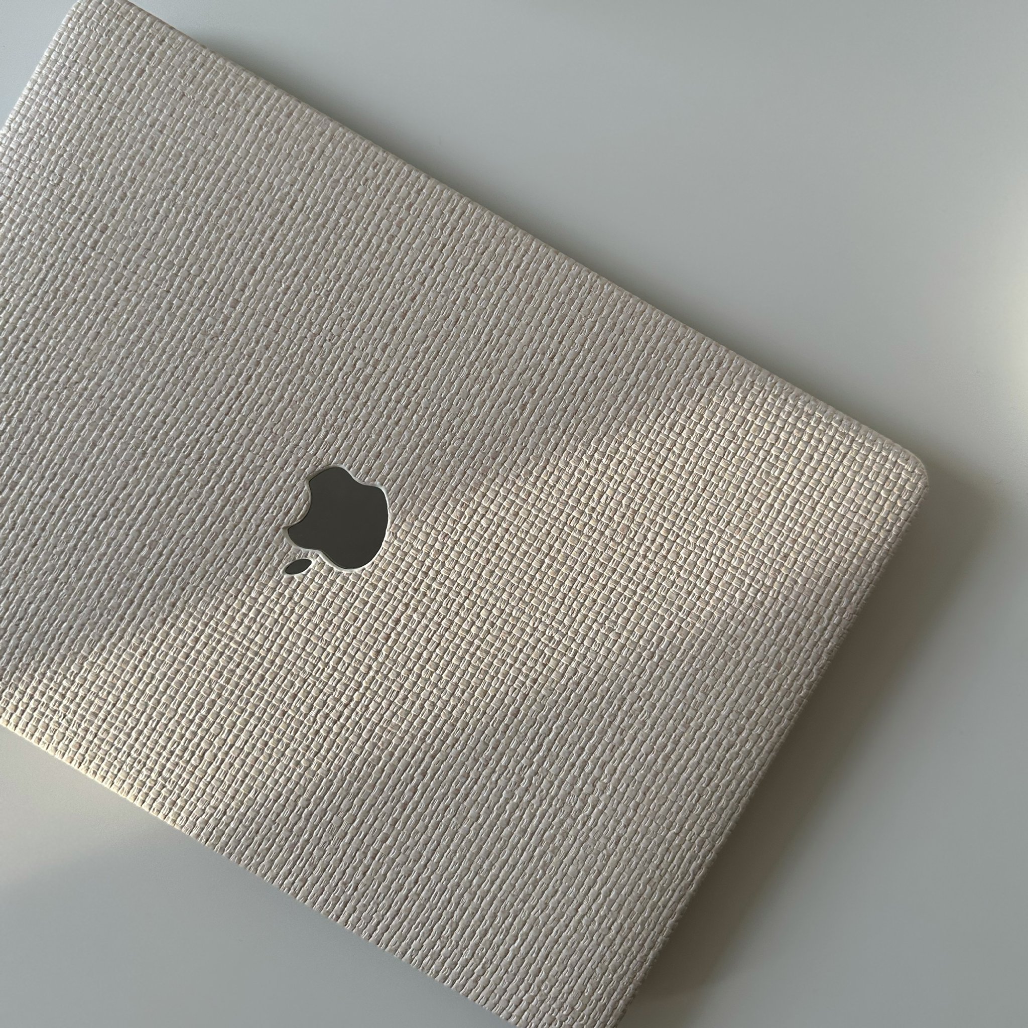 Плетеный кейс BEIGE для MacBook