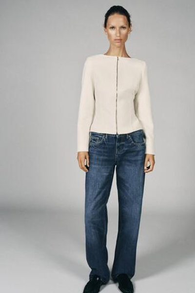 БЛЕЙЗЕР С ВЫРЕЗОМ ЛОДОЧКОЙ — ZARA