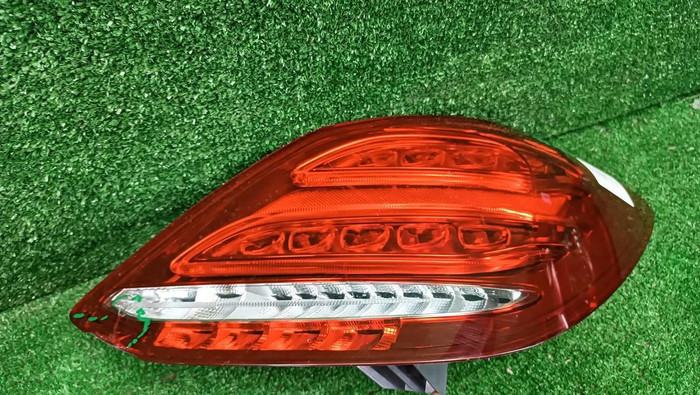 Фонарь правый Mercedes C W205 (2014-2018)