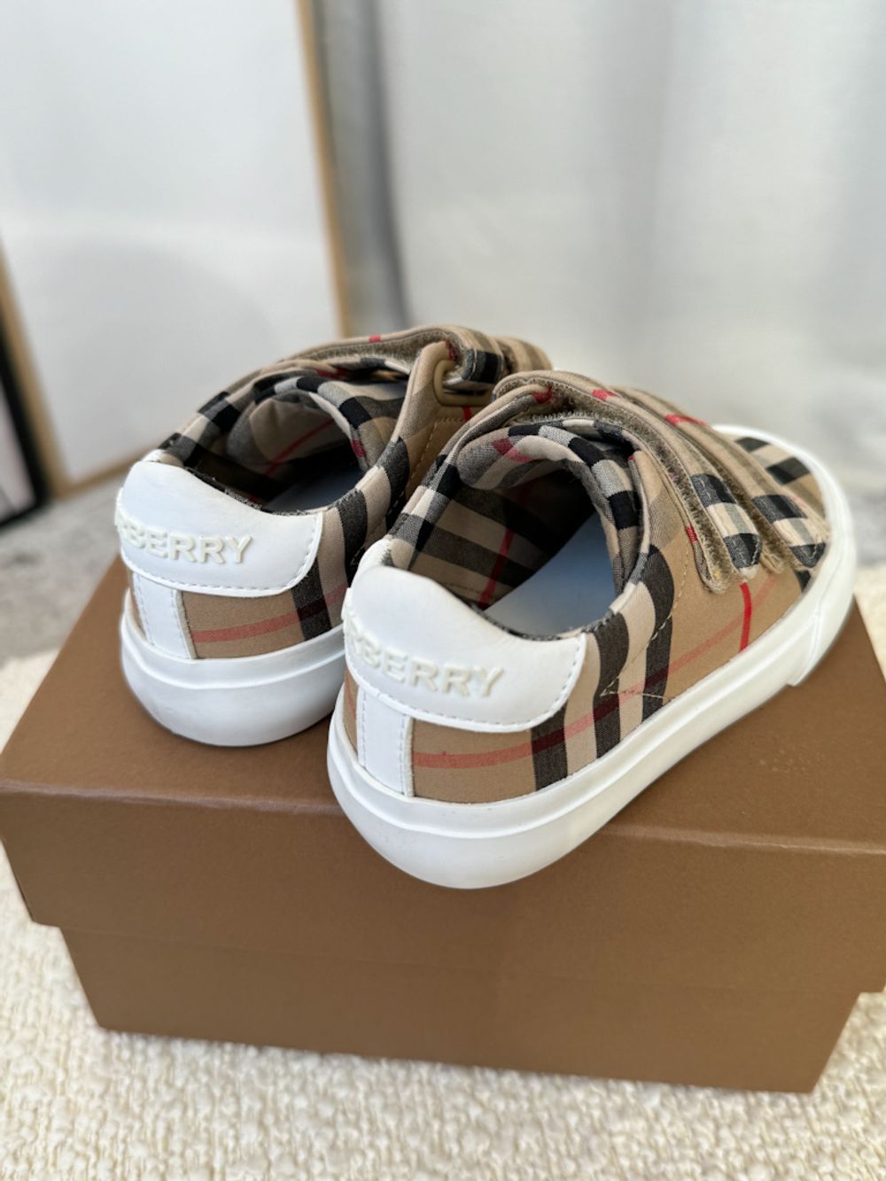 Кеды Burberry, 23