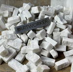 Упаковка колотого камня белого цвета для мозаики и творческих проектов на artworker.shop