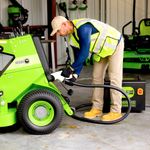 Райдер садовый аккумуляторный с нулевым радиусом разворота Greenworks ZTCS92, 82V, 92 см, с АКБ 8 кВтч (7405407)
