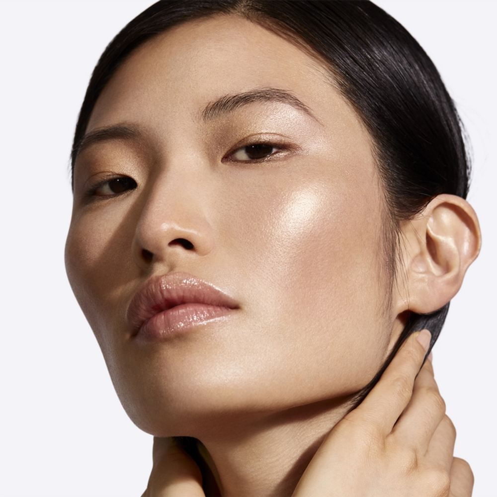 MAC Cosmetics Strobe Cream - Увлажняющий крем с осветляющим эффектом оттенок Goldlite, 50 ml