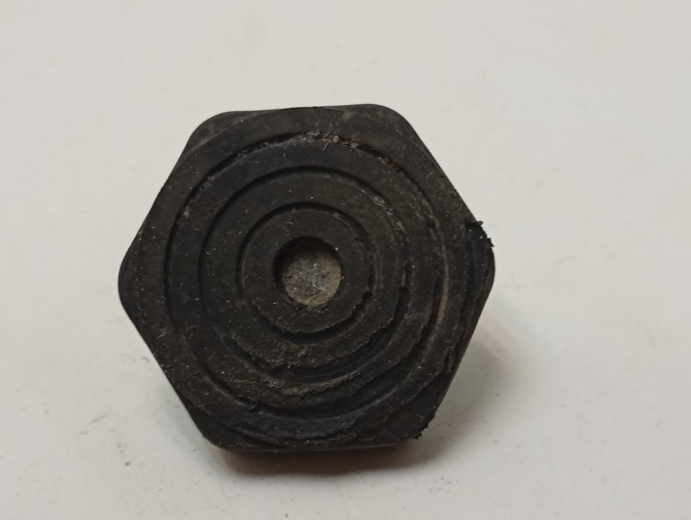 IWUE4105CIS кт64 Ножка для стиральной машины Indesit IWUE4105CIS б/у