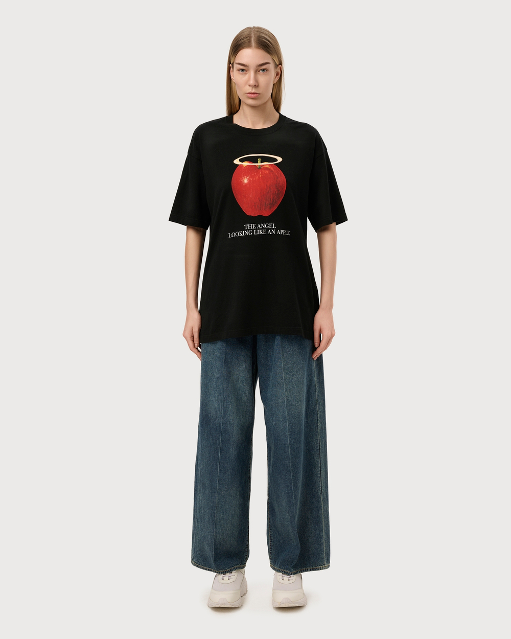 UNDERCOVER ФУТБОЛКА ЧЕРНАЯ THE ANGEL LOOKING LIKE AN APPLE