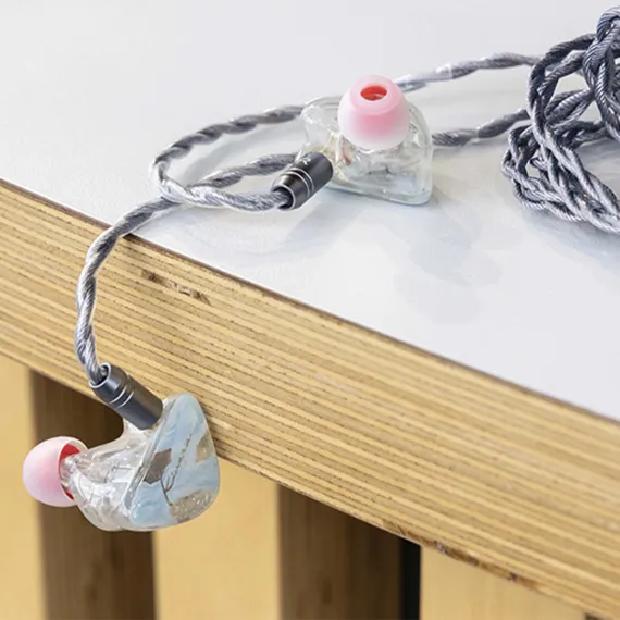 Kinera Freya 2.0 + ddHiFi TC35Pro E2 Lightning