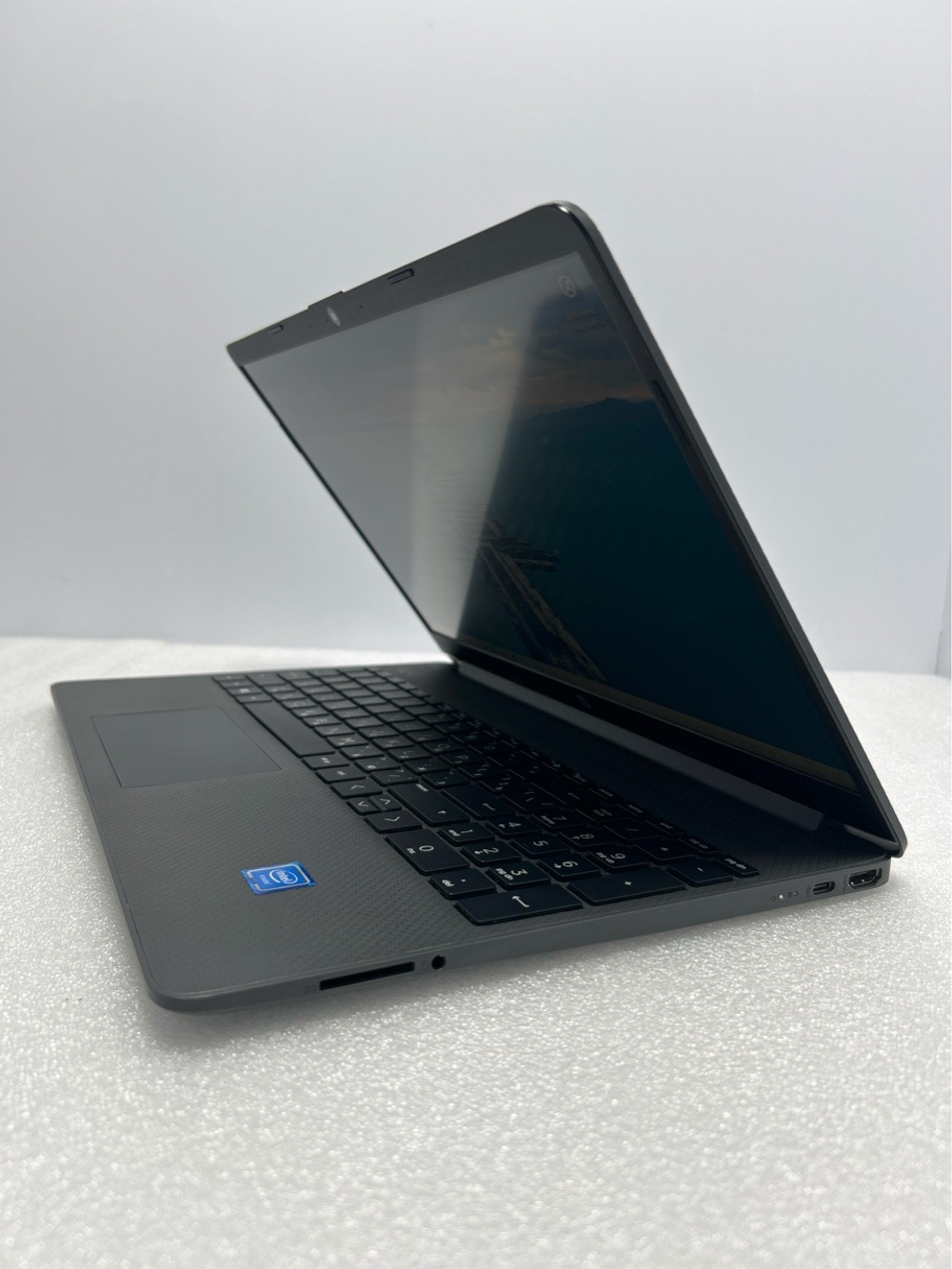 Ноутбук HP 15s-fq0072ur (3B3P3EA) 15.6"/Intel Celeron N4020/RAM 4GB/SSD 128GB/1920*1080/Windows 10/Серый. Состояние: C2