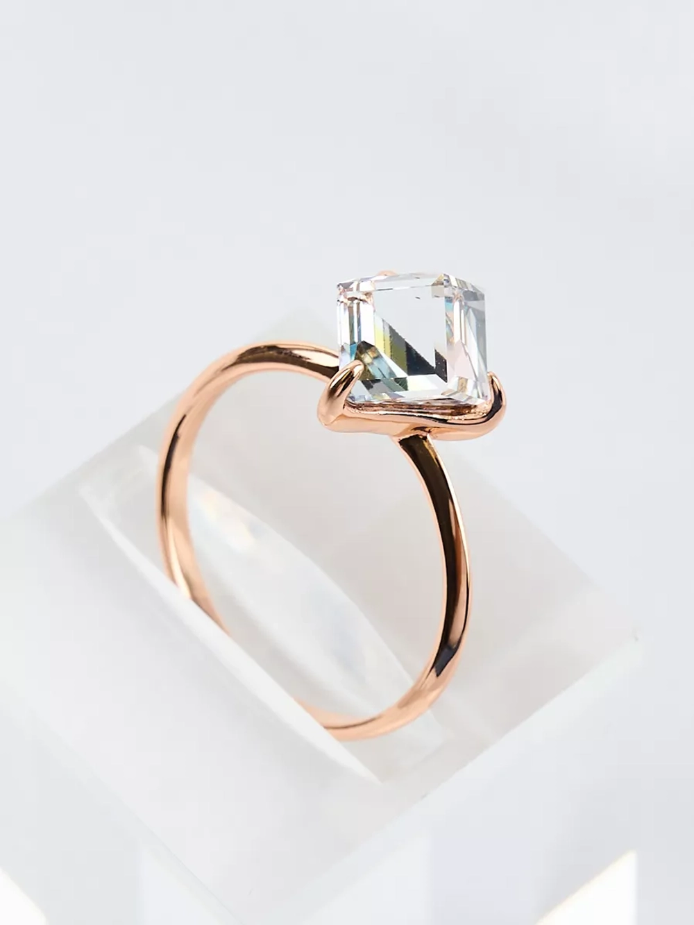 Кольцо Миражи тонкое с сиреневым кристаллом Swarovski