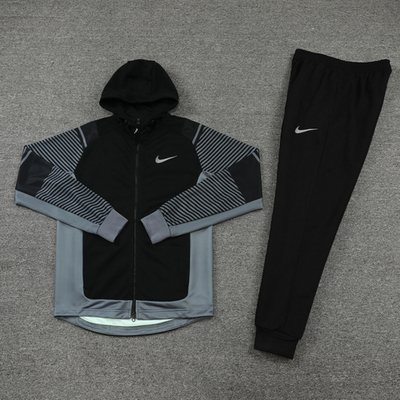 Спортивный тренировочный костюм Nike