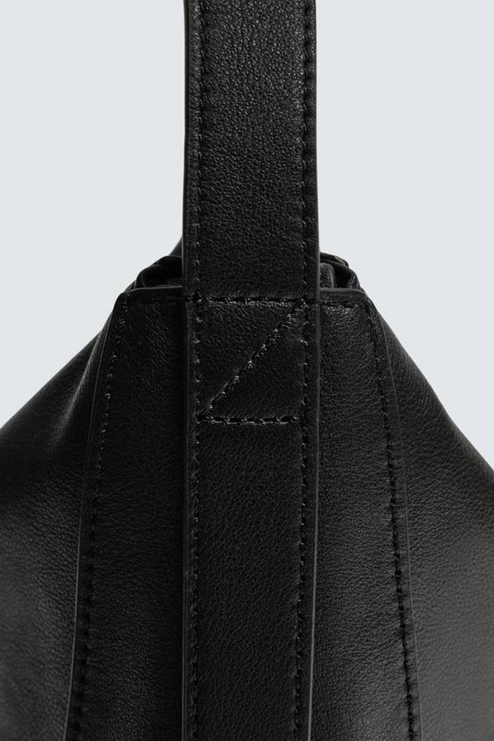 ZARA КОЖАНАЯ СУМКА, ЧЕРНЫЙ
