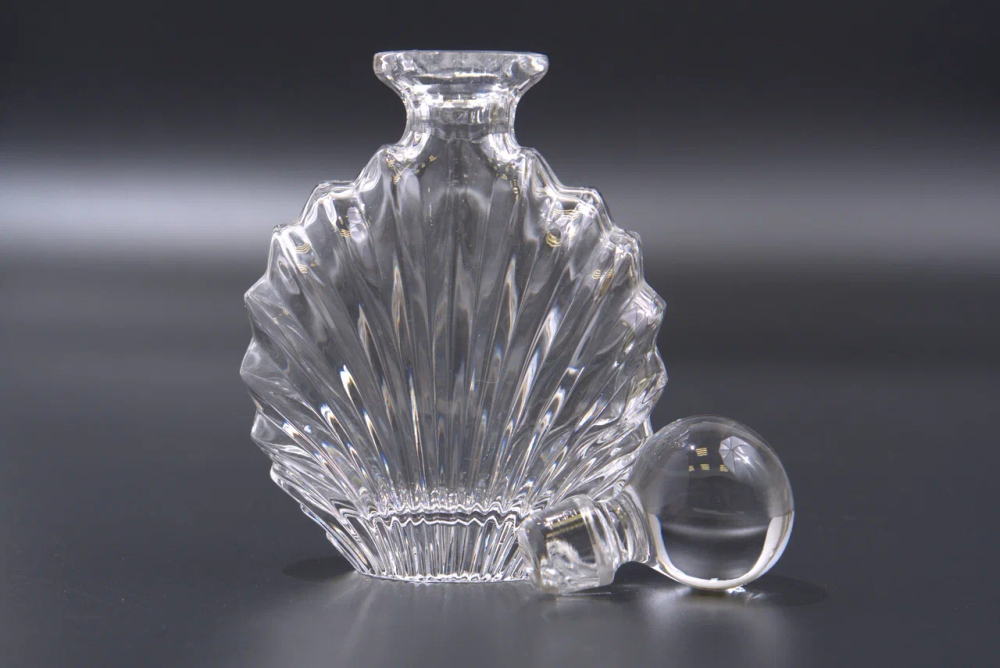 Винтажный хрустальный флакон для духов Villeroy & Boch в форме раковины с шарообразной пробкой