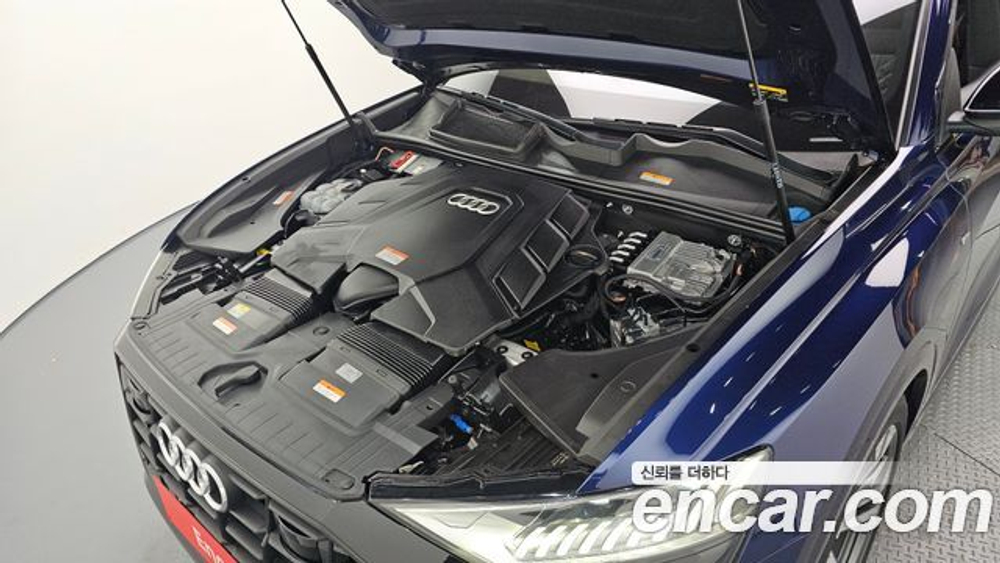 Audi Q8 55 TFSI Quattro Premium — 2023