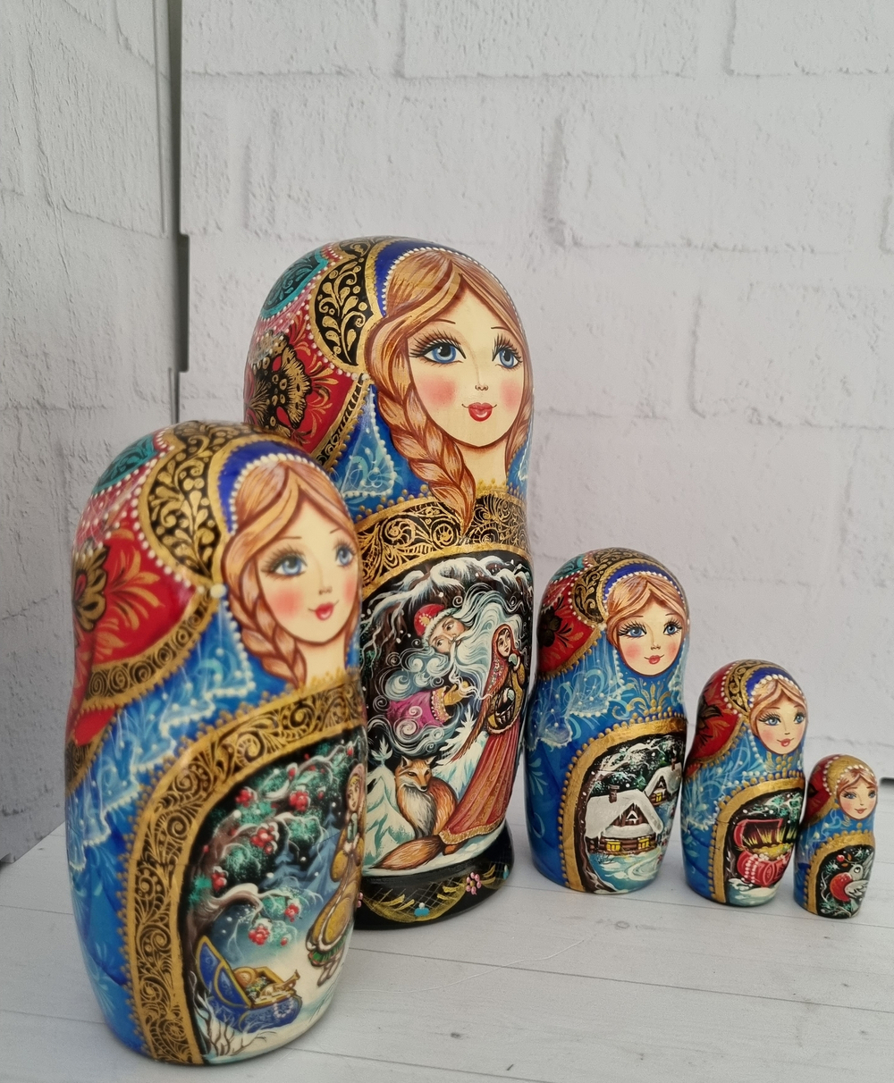 Матрешка 18см "Морозко" 5 мест
