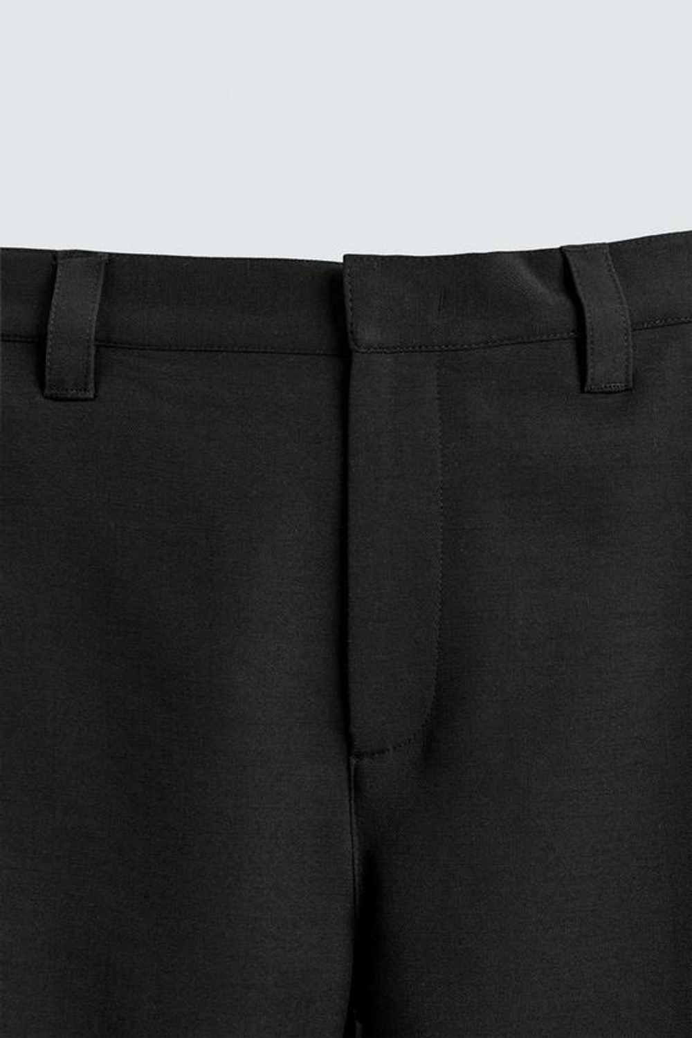 ZARA ШОРТЫ RELAXED FIT С БОКОВЫМИ СКЛАДКАМИ, ЧЕРНЫЙ