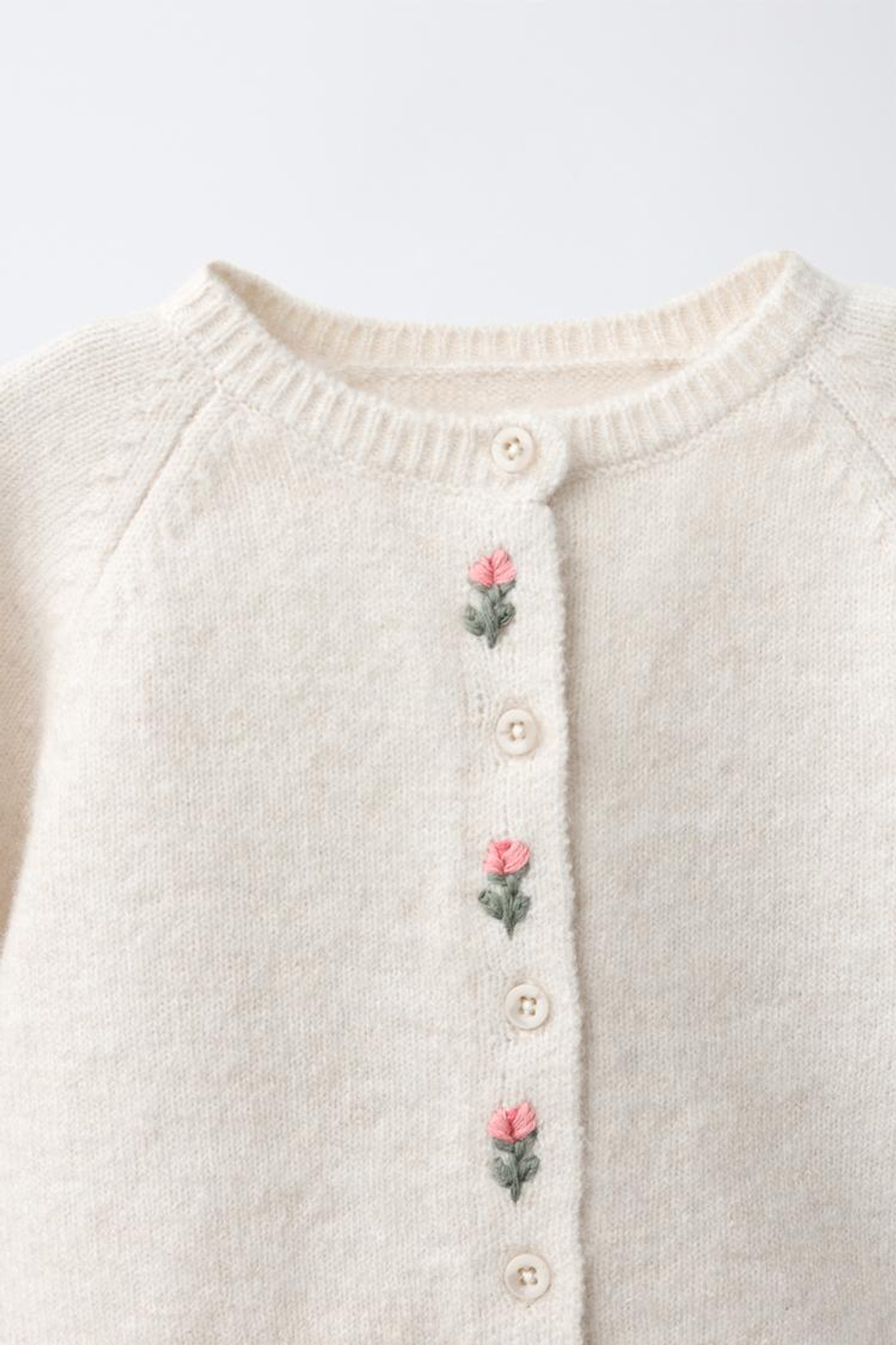 ZARA КАРДИГАН С ВЫШИТЫМИ ЦВЕТАМИ, СВЕТЛО-БЕЖЕВЫЙ