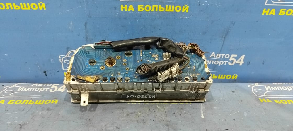 Щиток приборов TOYOTA LAND CRUISER 1992