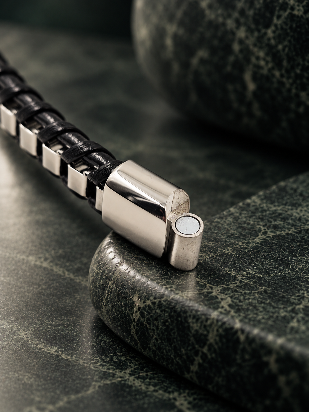 Браслет из нержавеющей стали и натуральной кожи