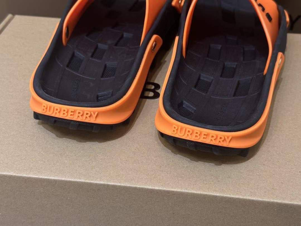 Шлёпанцы Burberry