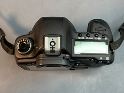 Canon EOS 5D Mark II + батарейный блок 11.500 кадров