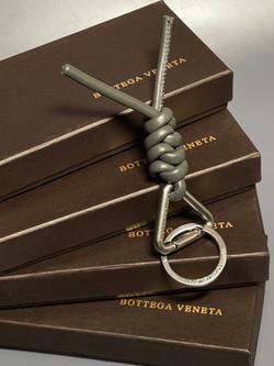 Брелок Bottega Veneta