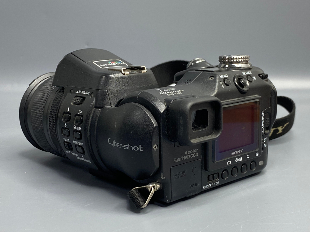 Sony Cyber-shot DSC-F828