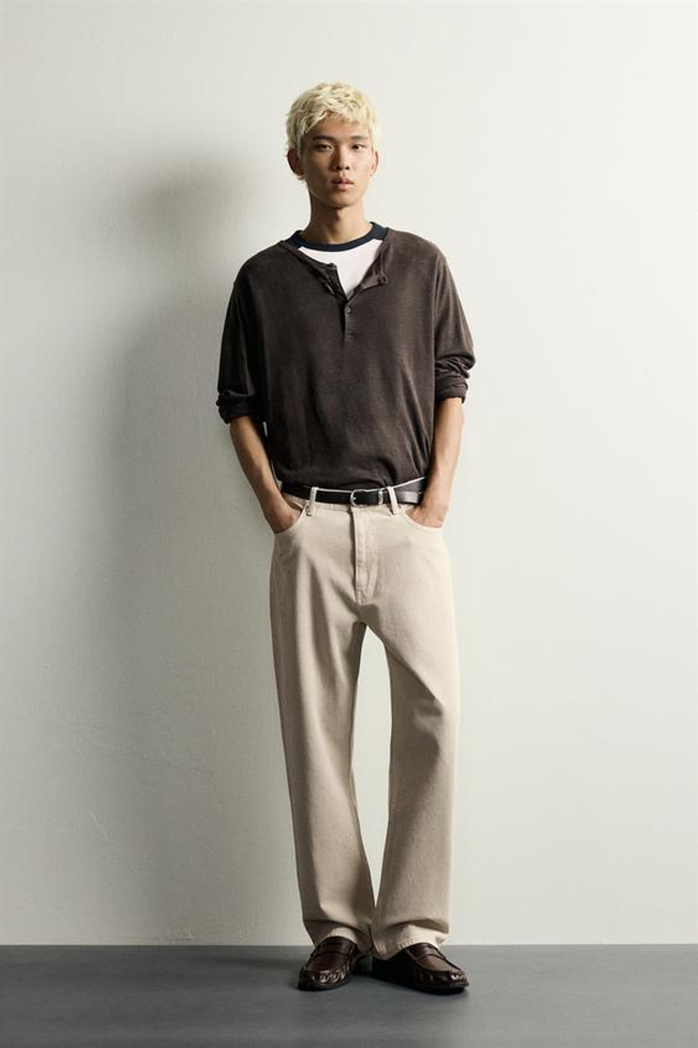 ZARA ДЖИНСЫ RELAXED FIT, ЭКРЮ/ЧЕРНЫЙ