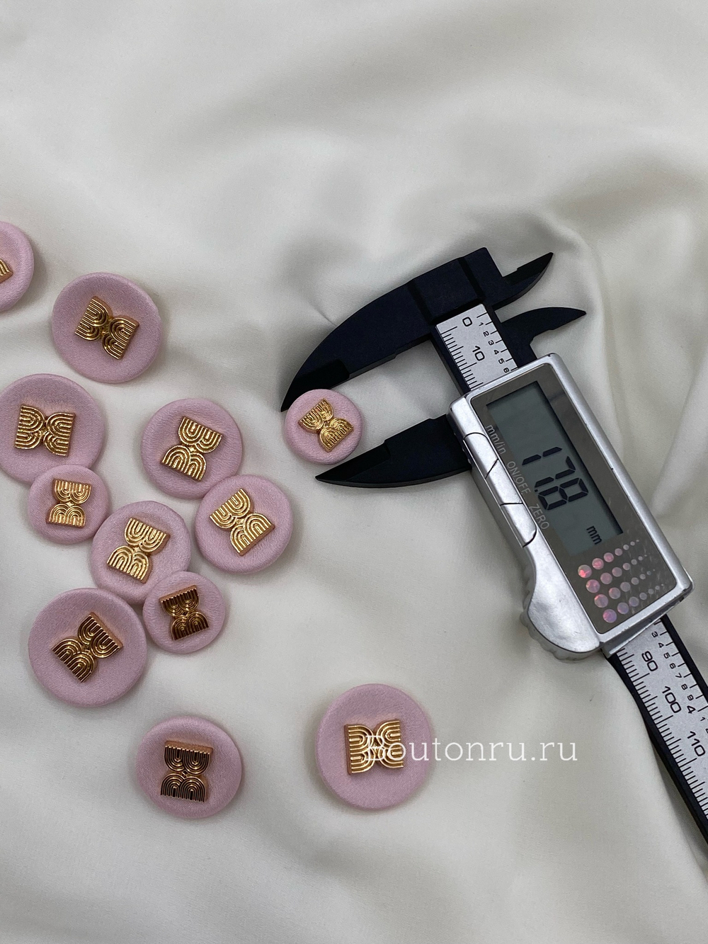 Пуговицы текстильные розовые с золотом