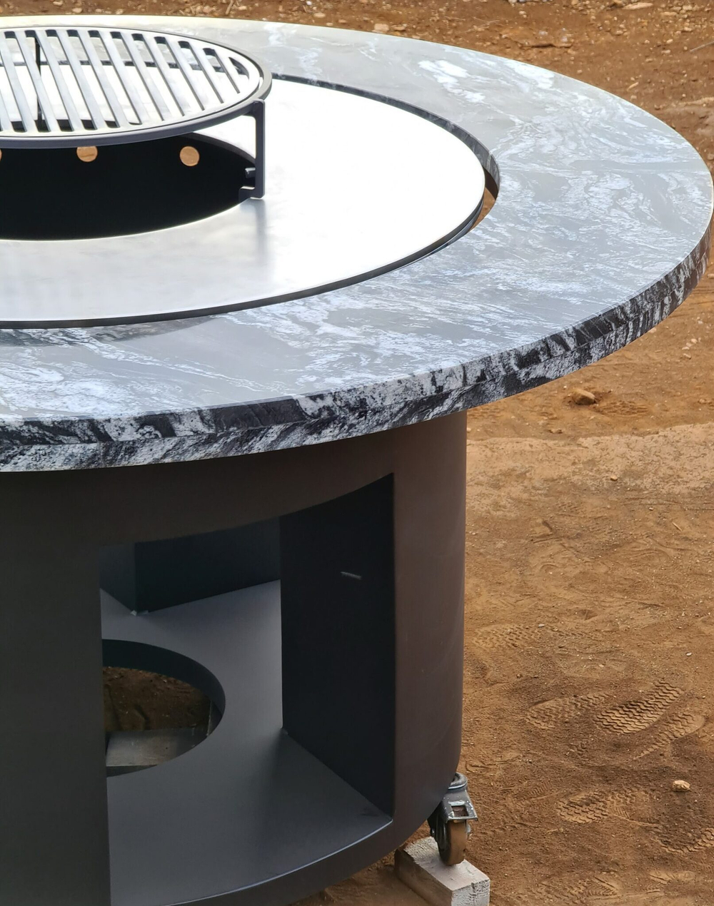 Дровяной гриль-стол Elbrus Grill Гималаи 1000 (диаметр стола 1620 мм)