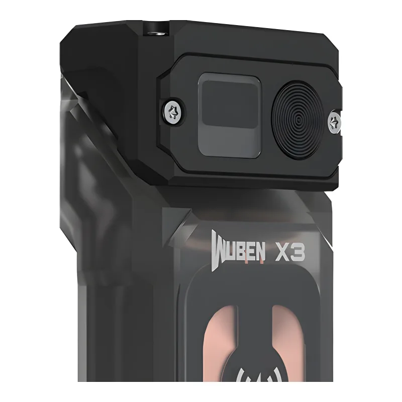 Фонарь Wuben X3 Pro, чёрный - крупный план верхней части корпуса с экраном и кнопкой