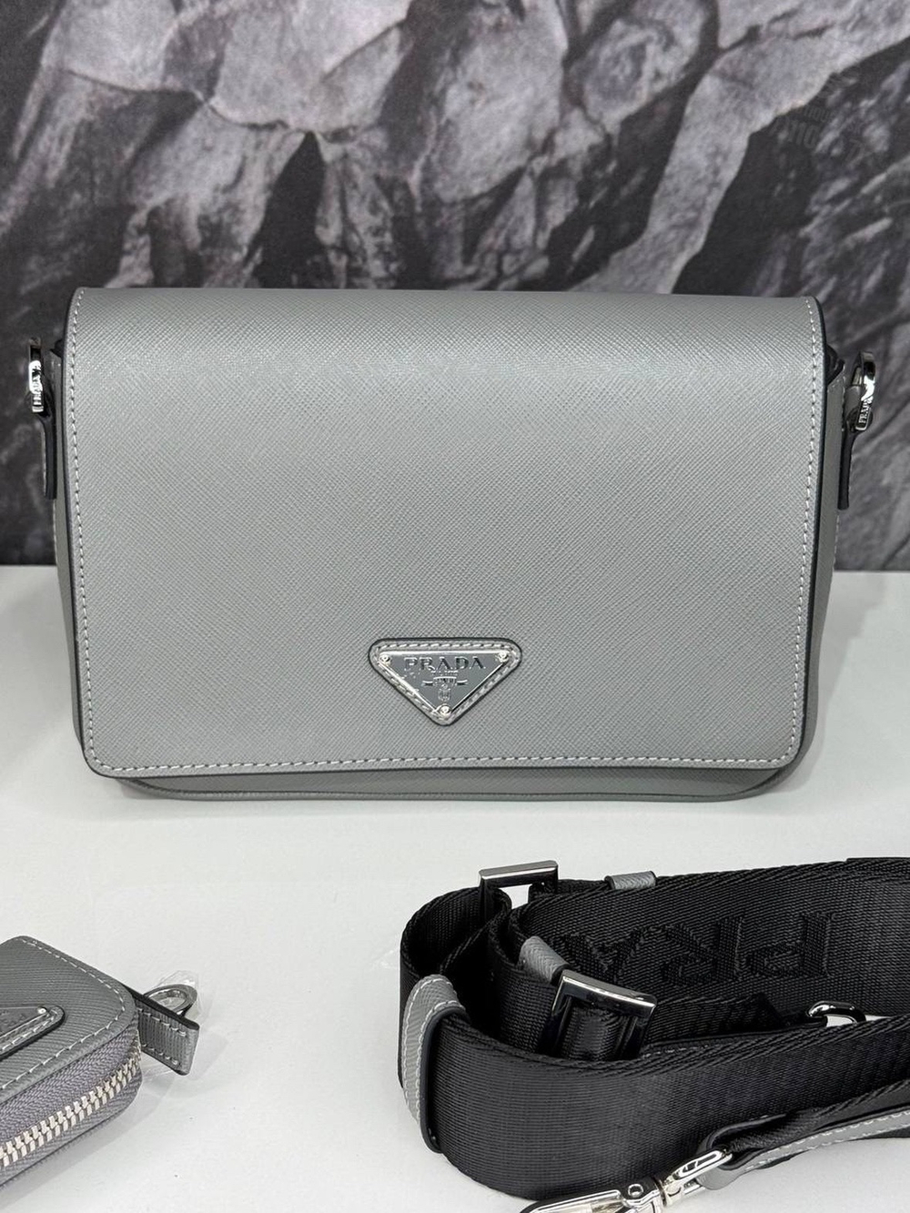 Сумка через плечо Prada