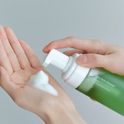 Мягкая очищающая пенка с экстрактом нони Celimax The Real Noni Acne Bubble Cleanser, 155мл