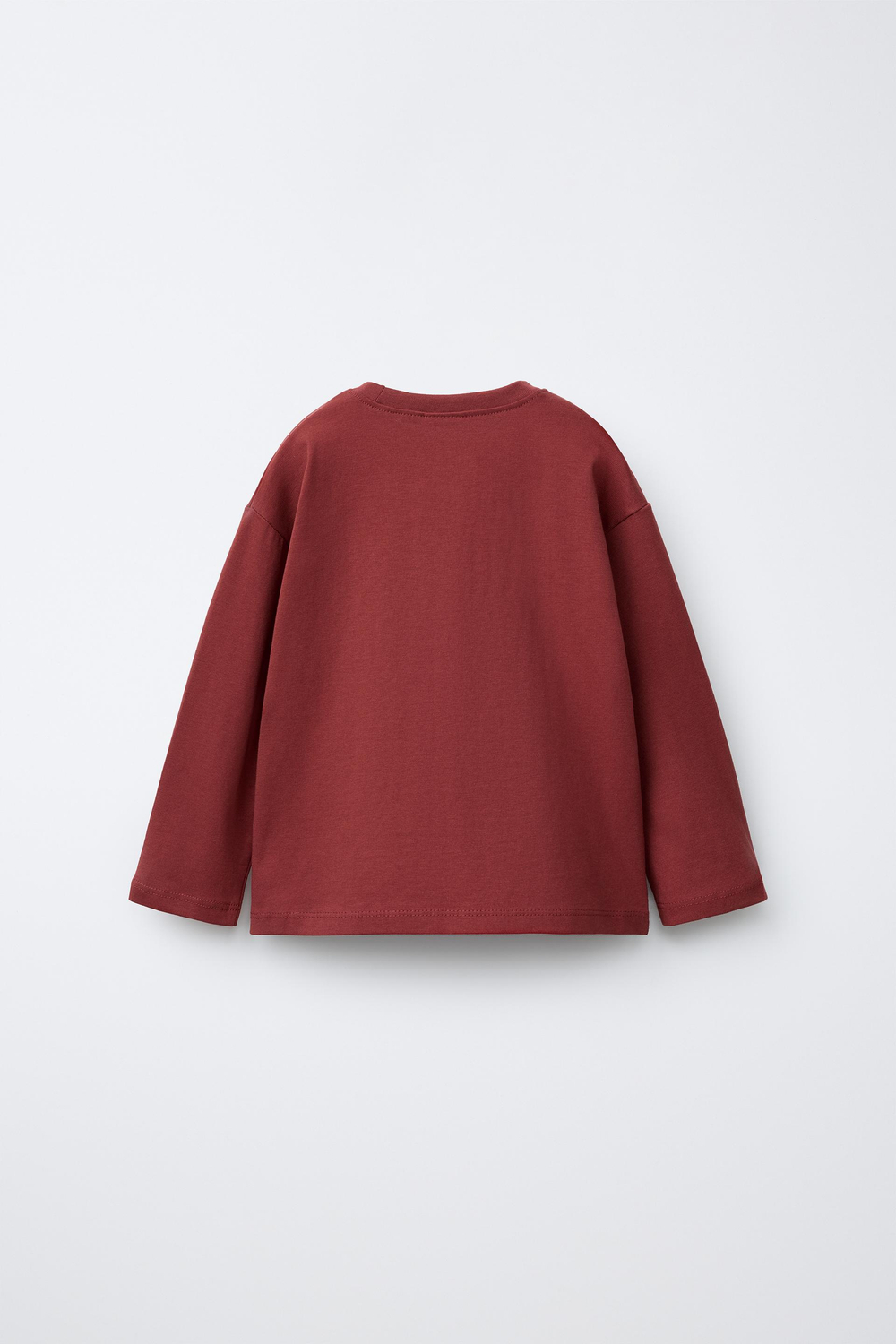 ZARA ЛОНГСЛИВ С КАРМАНОМ И ПРИНТОМ, ТЕМНО-РОЗОВЫЙ