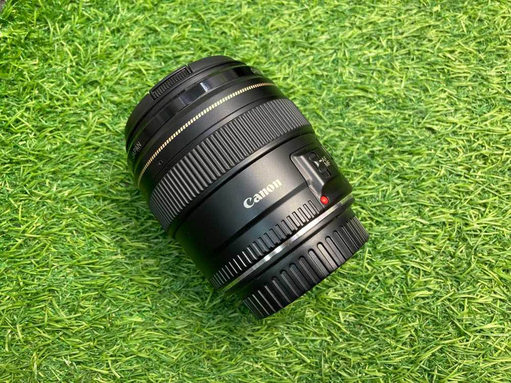Canon EF 85mm 1.8 USM