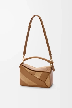Loewe Маленькая сумка Puzzle из классической телячьей кожи и замши, светло-коричневый