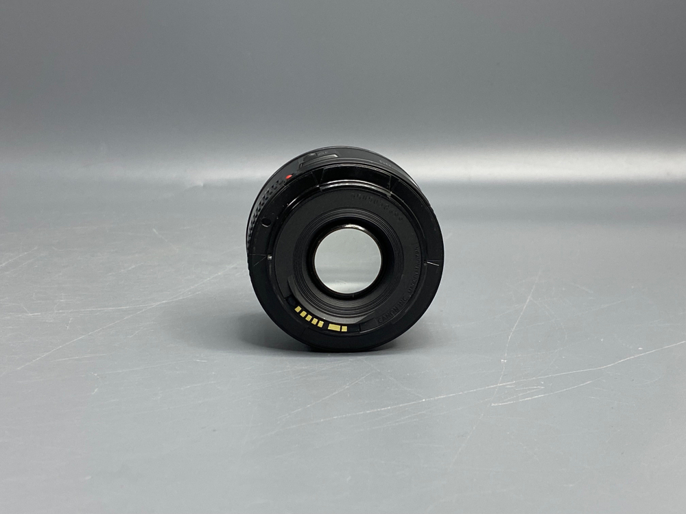 Canon EF 50mm f/1.8 II