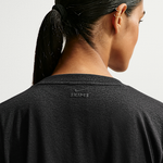 NikeSKIMS Performance Cotton Fabric Blend Женская футболка с короткими рукавами и V-образным вырезом - Nike