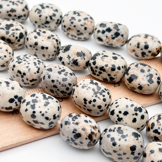 "Далматин" бусины, фриформ, размер около 16-19*12-13,5 мм, цена за нить 38 см